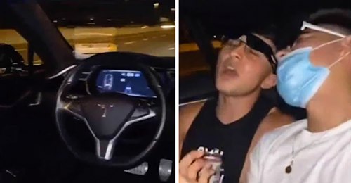 Amigos bebem e cantam no interior de um Tesla enquanto este se conduzia sozinho