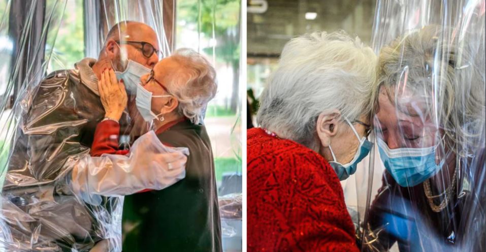 Lar cria uma "sala de abraços" para que os mais velhos possam saudar a família sem risco de contágio
