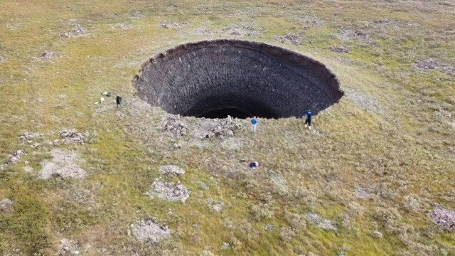 Investigadores desvendam mistério das imensas crateras na Sibéria