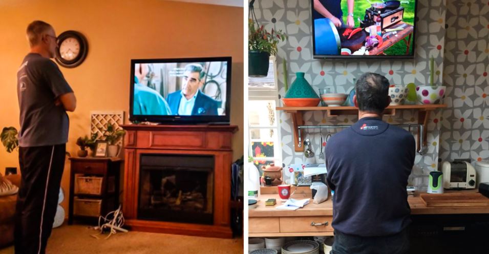 20 graciosas imagens que mostram que todos os pais do mundo vêem televisão em pé