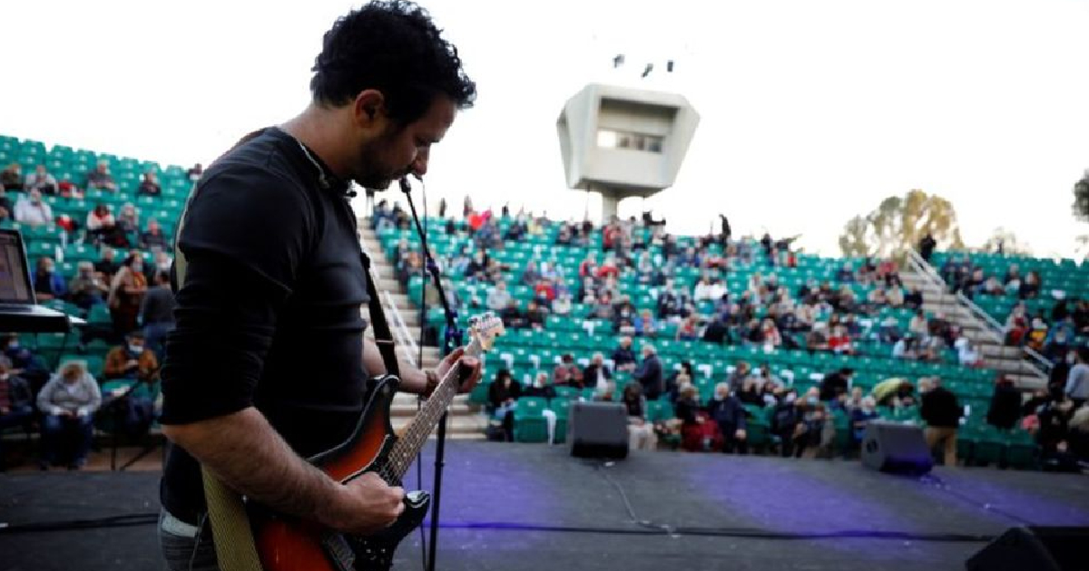 Israel realiza o primeiro concerto ao ar livre exclusivo para pessoas vacinadas