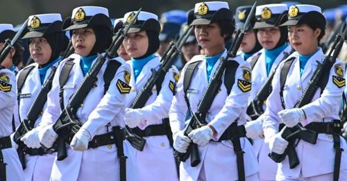 Exército proíbe o exame de teste de virginidade a mulheres soldados