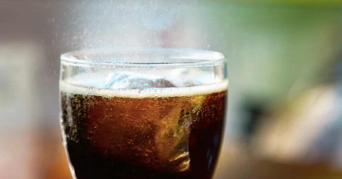 Homem morreu depois de ter bebido litro e meio de Coca-Cola em 10 minutos
