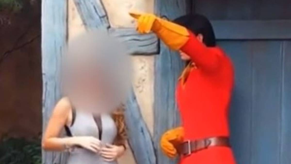 Ator da Disneyland sai de personagem depois de uma mulher lhe ter tocado